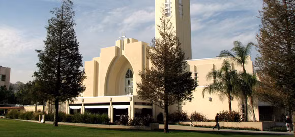 Loma Linda, California: Có đức tin. Thị trấn miền Nam California này không hề có khói thuốc, họ cũng rất ít động đến rượu và cà phê. Chế độ ăn cũng giống như vùng Okinawa, họ chủ yếu ăn chay. Thế nhưng yếu tố quyết định cho tuổi thọ của họ là tôn giáo và tín ngưỡng.