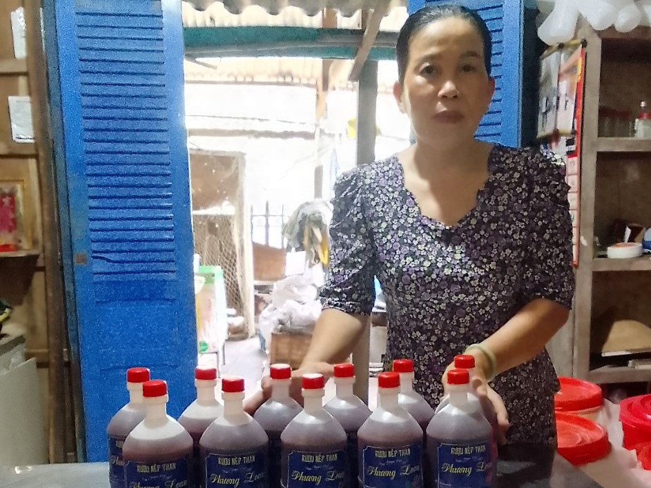 Nông dân Sóc Trăng thoát nghèo nhờ nuôi heo bằng bỗng rượu Nong dan Soc Trang thoat ngheo nho nuoi heo bang bong ruou