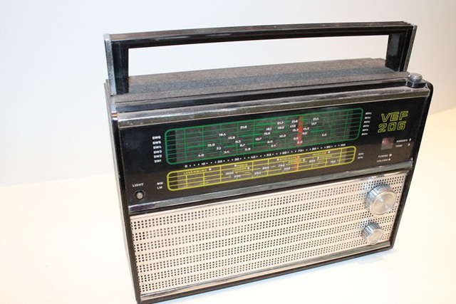 Thời điểm trước 1985, những ai có đài VEF 206 thực sự rất quý. Những gia đình ở nông thôn phải bán cả lứa lợn chưa chắc sắm được chiếc đài Liên Xô này.