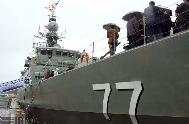 Các quan chức Iran cho biết, so với chiếc Jamaran thì Damavand có sự cải tiến đáng kể về hệ thống cảm biến khi được trang bị radar mạng pha thế hệ mới, cũng như hệ thống quản lý chiến đấu - kiểm soát tác chiến tích hợp cho phép tàu theo dõi cùng lúc 100 mục tiêu trên không, trên biển, trên đất liền.