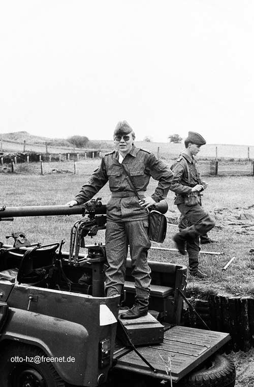 Dẫu vậy khi bắn thì đòi hỏi xe sẽ phải đứng yên.