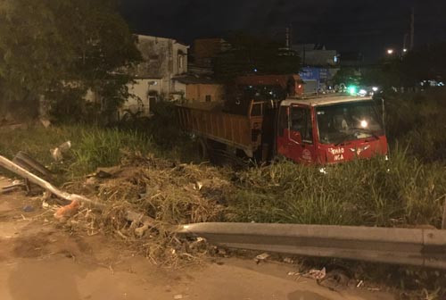 Xe tai gay tai nan lien hoan, nhieu nguoi thuong vong-Hinh-4