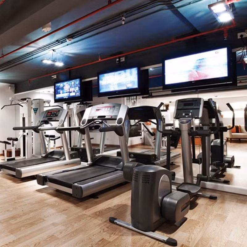 Tại tầng 3, có trung tâm chăm sóc sức khỏe với những trang thiết bị tập luyện sức khỏe cho khách. (Ảnh: TripAdvisor).