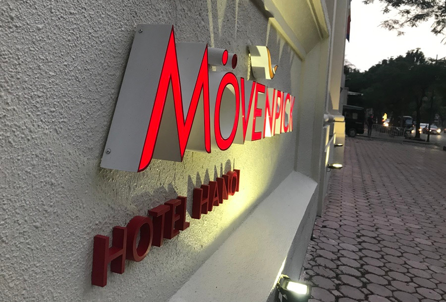 Điểm nhấn ở khách sạn này là nằm ngay quận trung tâm của Hà Nội nên du khách có thể dễ dàng di chuyển được đến các địa điểm tham quan, du lịch cũng như việc di chuyển ra sân bay quốc tế Nội Bài.