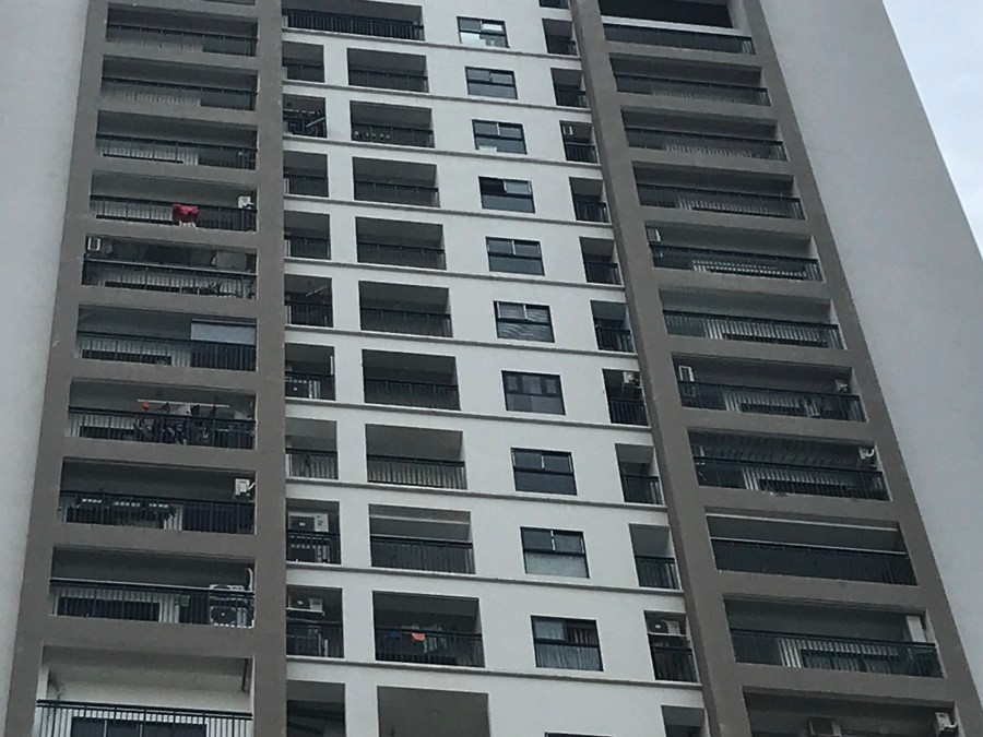 Bên cạnh việc nộp phạt, cơ quan chức năng quận Cầu Giấy yêu cầu Công ty CP bất động sản AZ phải có văn bản đề nghị cơ quan có thẩm quyền kiểm tra công tác nghiệm thu theo quy định. Thời hạn khắc phục hậu quả là 15 ngày.