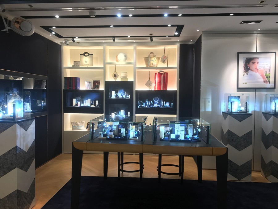 Các quầy hàng trang sức.