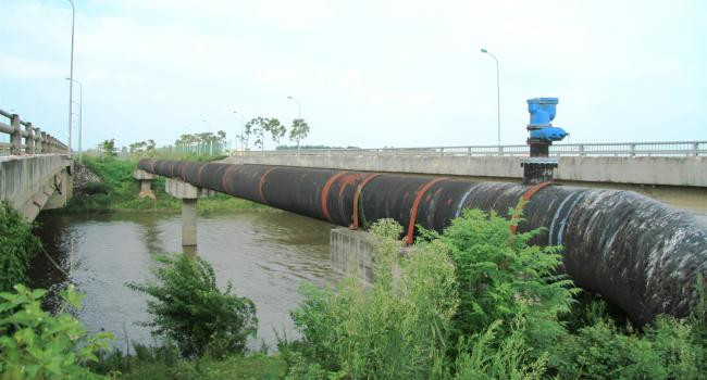 Dan lanh dao cong ty nuoc sach song Da thu nhap 