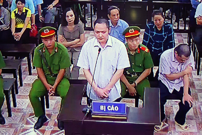 Pho chu tich tinh Ha Giang nho nang diem thi cho thi sinh-Hinh-2