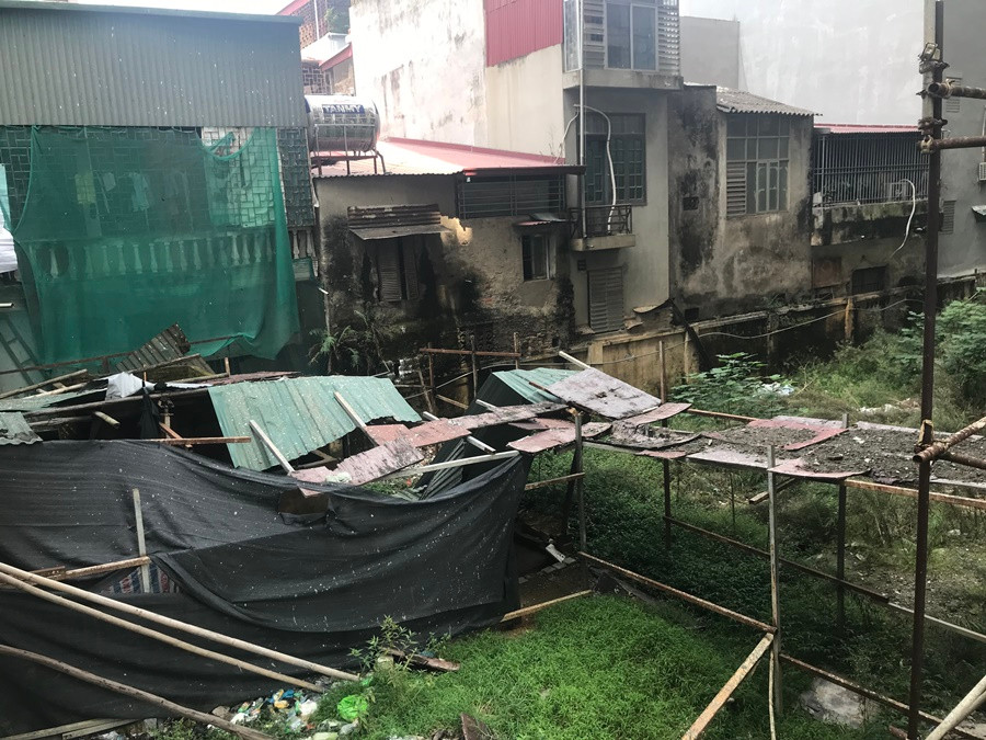 Mọi hoạt động thi công bên trong dự án "án binh bất động".