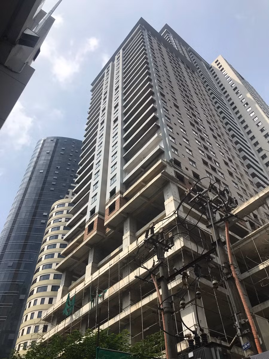 Dự án Tổ hợp văn phòng, trung tâm thương mại và căn hộ cao cấp Golden Millennium Tower tọa lạc tại số 110 Trần Phú (quận Hà Đông, TP Hà Nội) do Công ty cổ phần đầu tư xây dựng Ba Đình làm chủ đầu tư (Ba Đình Land). Dự án này trước đây có tên gọi là chung cư Hattoco.