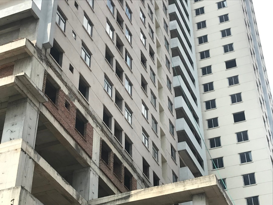 Dự án này được cất nóc từ cuối năm 2016, tuy nhiên đến nay, tiến độ công trình vẫn “giậm chân tại chỗ”.