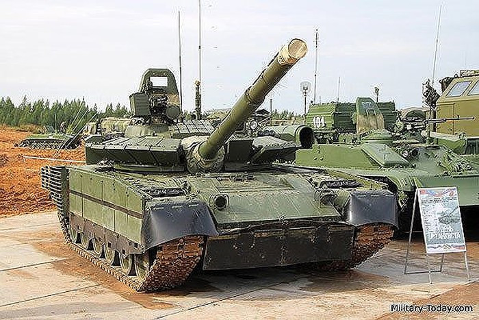 Xe tăng T-80BVM là phiên bản được nâng cấp toàn diện cả về động cơ, vũ khí, vỏ giáp, hệ thống điều khiển hỏa lực cũng như các thiết bị điện tử trên xe, cho xe khả năng chiến đấu vượt trội; T-80BVM được nhiều chuyên gia quân sự trên thế giới đánh giá tính năng kỹ chiến thuật vượt cả T-90.