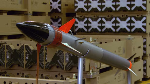 Vị chuyên gia này nói thêm: "Chúng ta không biết đầu dò và ngòi nổ của Tamir được thiết kế như thế nào, nhưng nhà sản xuất mô tả nó rất độc đáo. Hệ thống này cũng được thu nhỏ tối đa nhưng vẫn có độ bền rất cao, bảo đảm chịu được gia tốc cực lớn khi quả đạn cơ động tới mục tiêu".