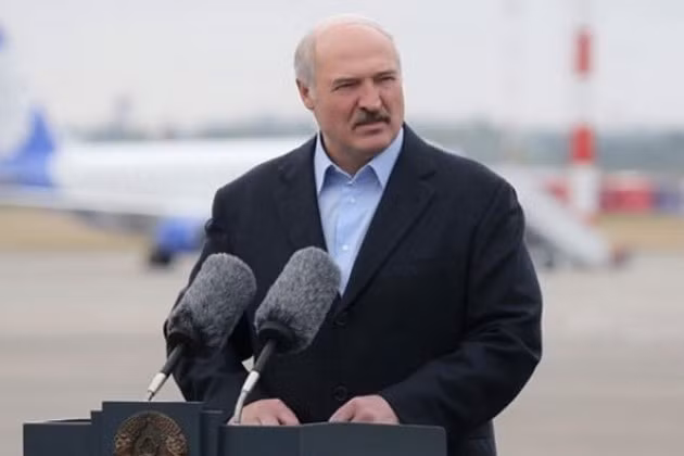 Tuy nhiên thật bất ngờ khi Tổng thống Belarus - ông Alexander Lukashenko đã phản ứng khá gay gắt với Nga và yêu cầu Moskva không được "thổi phồng" sự việc.