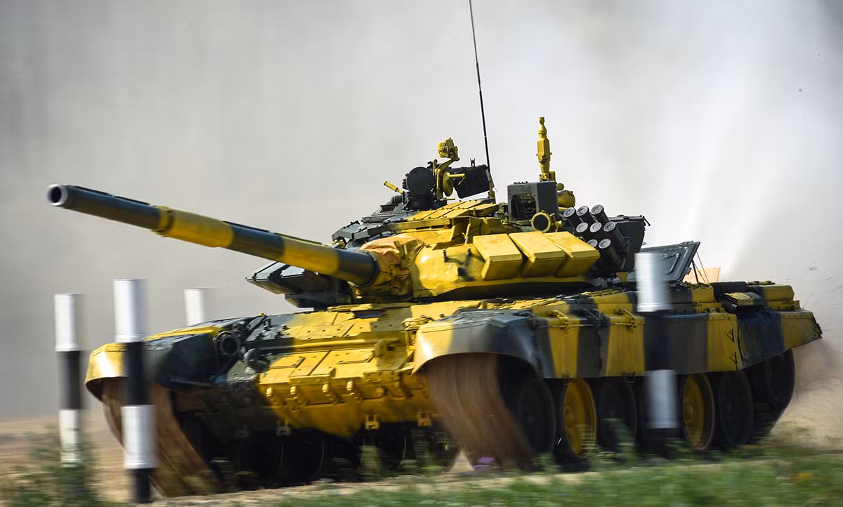 Giải đấu quốc tế Tank Biathlon thường niên được Bộ Quốc phòng Nga đăng cai tổ chức từ năm 2013, nội dung thi sẽ là các kíp xe phải vận động trên quãng đường dài 15 km, tiêu diệt một số mục tiêu định trước và về đích trong thời gian ngắn nhất. Nguồn ảnh: Sputnik