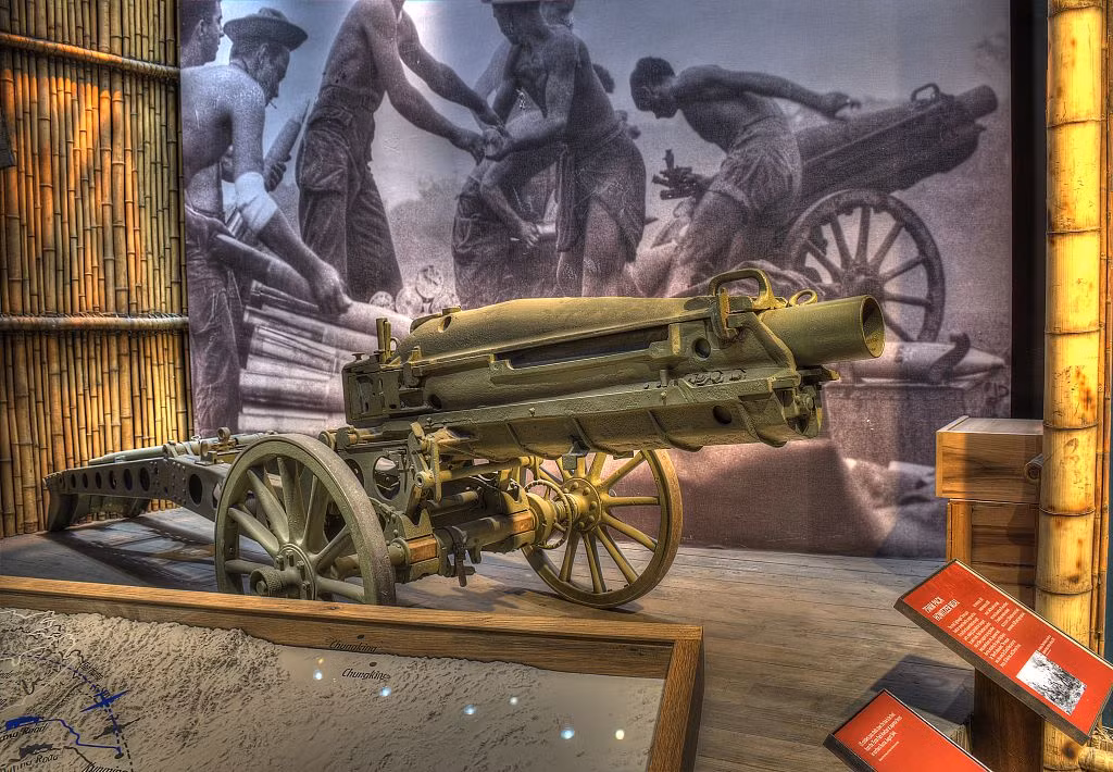 Với khả năng cơ động cộng với sức mạnh từ pháo 75mm, M8 là thứ vũ khí hỗ trợ hỏa lực tầm gần tuyệt vời mà bất cứ đơn vị bộ binh nào cũng cần tới. Tầm bắn của pháo M116 có lên đến gần 9.000m, tốc độ bắn có thể đạt là 6 phát/phút. Nguồn ảnh: tanks-encyclopedia.