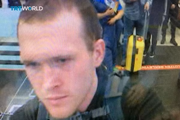 Chu cua hang ban sung cho sat thu giet 50 nguoi noi gi?