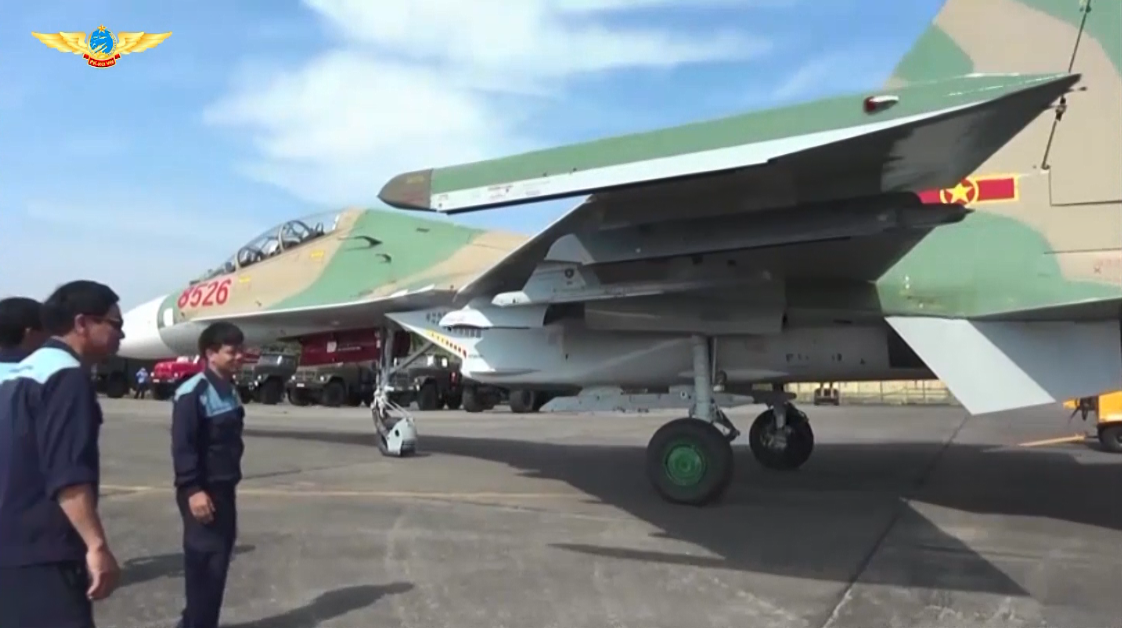 Sau những khó khăn trong giai đoạn đầu chương trình sửa chữa và tăng tổng niên hạn máy bay tiêm kích Su-27, đến nay Nhà máy A32 đã làm chủ hoàn toàn quy trình sửa chữa một trong những chiến đấu cơ hiện đại nhất của Không quân Việt Nam. Nguồn ảnh: PK-KQ.