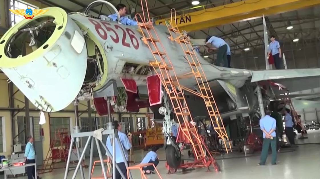 Được thành lập từ tháng 6/1966, Nhà máy A32 thuộc Cục Kỹ thuật - Quân chủng Phòng không-Không quân (PK-KQ) là cơ sở đầu ngành trong việc sửa chữa, tăng hạn máy bay chiến đấu, vũ khí cho Không quân Việt Nam, cũng như các quân binh chủng khác. Nguồn ảnh: PK-KQ.