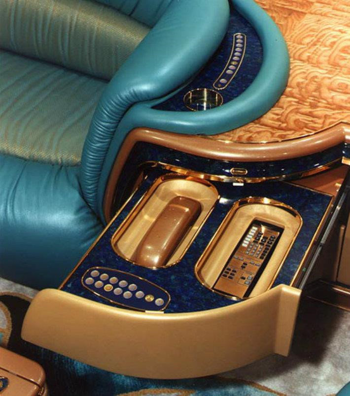 Theo Independent, chuyên cơ còn được bổ sung thêm các khoang nhiên liệu dự phòng để tăng tầm hoạt động lên gần 15.000 km. Ảnh: Limited Design Edition.