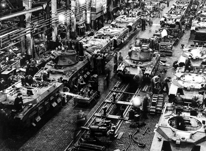 Cận cảnh quy trình sản xuất xe tăng hàng loạt năm 1941.