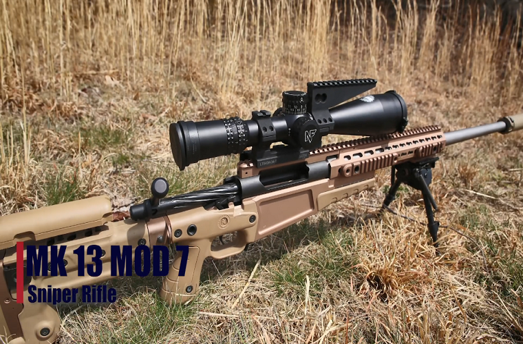 Súng bắn tỉa Mk 13 Mod 7 được mô tả có tầm bắn hiệu quả lên tới hơn 1.250m. Cũng giống như “người tiền nhiệm” M40 A6, khóa nòng của khẩu Mk 13 Mod 7 có cơ chế trượt theo chiều dọc nhưng đã được thiết kế lại để bắn được chính xác ở khoảng cách xa hơn, trong khi M40 chủ yếu được sử dụng với các mục tiêu ở khoảng cách dưới 1.000m. Nguồn ảnh: Marine Corps Times.