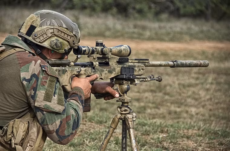 Việc Biệt kích Hải quân, Thủy quân Lục chiến và giờ là cả Mật vụ Mỹ quyết định đưa vào trang bị Mk 13 Mod 7 cho thấy sức mạnh của mẫu súng bắn tỉa này đã được chứng minh trên chiến trường, và thành tích của nó đủ xuất sắc để trở thành một trong những vũ khí bảo vệ người đứng đầu nước Mỹ. Nguồn ảnh: Marine Corps Times.