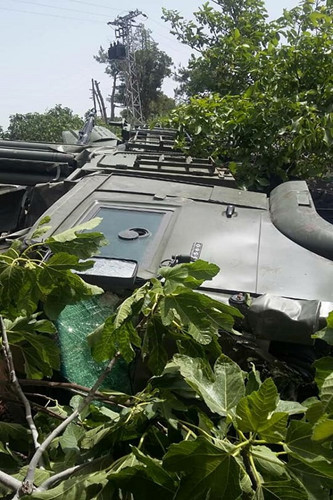 Được biết, đây không phải là lần đầu tiên Pantsir-S1 gặp phải tại nạn kiểu này. Trước đó vào tháng 5/2018, truyền thông Nga cũng từng đưa tin về tai nạn của Pantsir-S1 do Quân đội Nga vận hành tại Syria, và nó cũng bị lật nhào khi đang di chuyển trên đường. Nguồn ảnh: iveuamap.