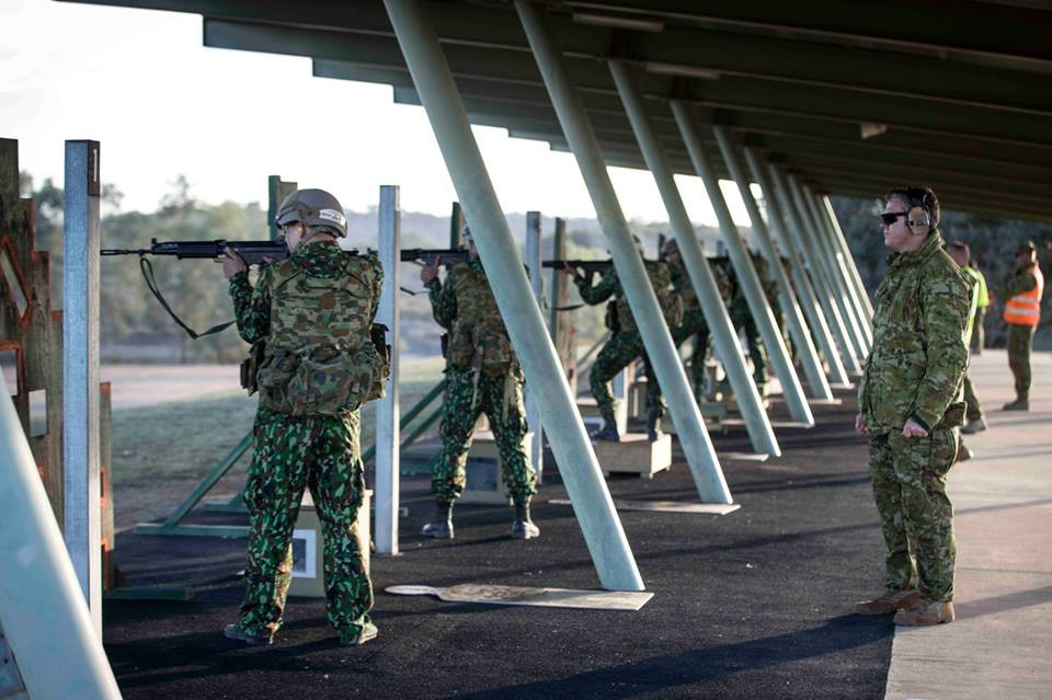 Về thiết kế súng trường FNC có chiều dài 997 mm (báng mở), 766 mm (báng gấp), chiều dài nòng 449 mm, khối lượng 3,840 kg. Súng dùng cỡ đạn 5,56 x 45 mm NATO với sơ tốc đầu nòng 925 m/giây. Nguồn ảnh: AASAM.