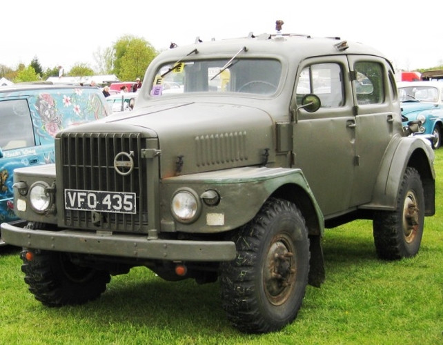 Volvo là một công ty sản xuất ô tô đa quốc gia nổi tiếng thế giới nhưng hầu như rất ít người biết rằng hãng xe này còn sản xuất cả những chiếc ô tô cho mục đích quân sự. Được sản xuất từ năm 1953 - 1958, Volvo Sugga TP-21 là một trong những phương tiện quân sự nổi tiếng nhất của Volvo.