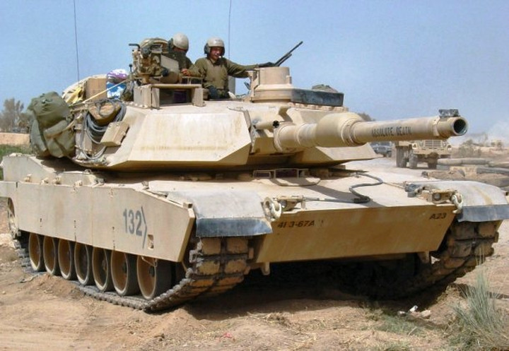 Đi vào sử dụng từ năm 1980, M1 Abrams là xe tăng chiến đấu thế hệ thứ 3 của Mỹ. Đây là chiếc xe tăng bọc thép có khả năng cơ động cao và được thiết kế để sử dụng trong chiến tranh hiện đại nhằm thay thế xe tăng "tiền nhiệm" M60