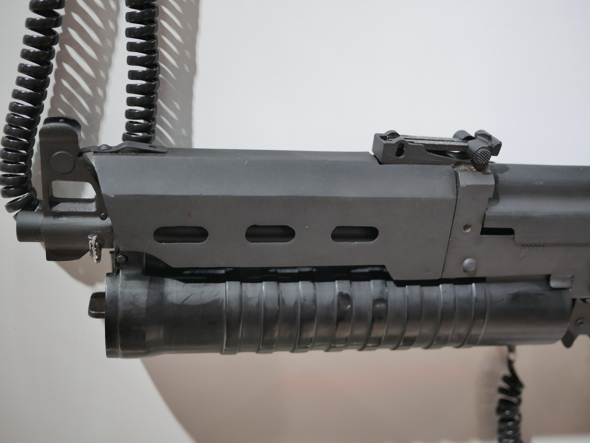 Có lẽ chính vì thế mà công nghiệp quốc phòng Việt Nam đã tự tin giới thiệu tiểu liên SN9P trước đông đảo bạn bè quốc tế tại triển lãm quốc phòng Indodefense tại Indonesia vào cuối năm ngoái, bên cạnh các mẫu súng trường tấn công hiện đại khác như STV 380, STV 215 hay GK1 và GK3.