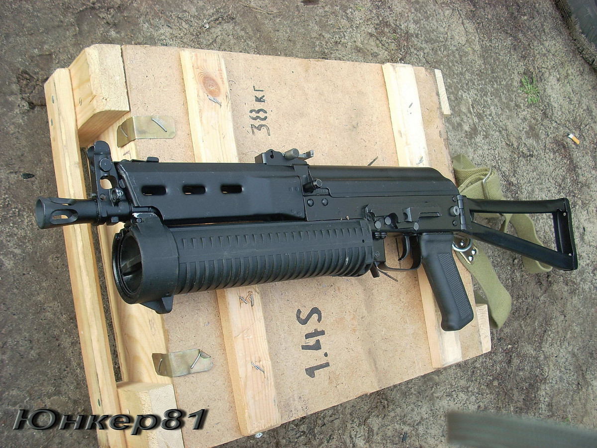 Tại Nga, PP-19 được phát triển theo yêu cầu của Bộ nội vụ Nga (MVD). Mục đích chế tạo khẩu súng này là để trang bị cho các đội chống khủng bố và đơn vị thi hành công vụ, đây là những lực lượng không cần các loại súng trường có tầm bắn xa nhưng lại cần những khẩu súng nhỏ gọn, uy lực lớn ở khoảng cách gần và độ chính xác cao.