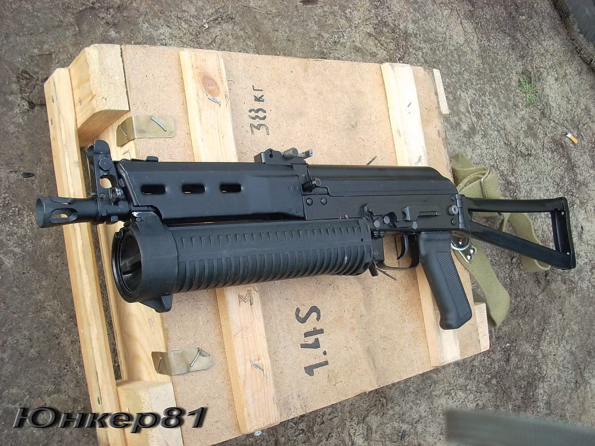 Tại Nga, PP-19 được phát triển theo yêu cầu của Bộ nội vụ Nga (MVD). Mục đích chế tạo khẩu súng này là để trang bị cho các đội chống khủng bố và đơn vị thi hành công vụ, đây là những lực lượng không cần các loại súng trường có tầm bắn xa nhưng lại cần những khẩu súng nhỏ gọn, uy lực lớn ở khoảng cách gần và độ chính xác cao.