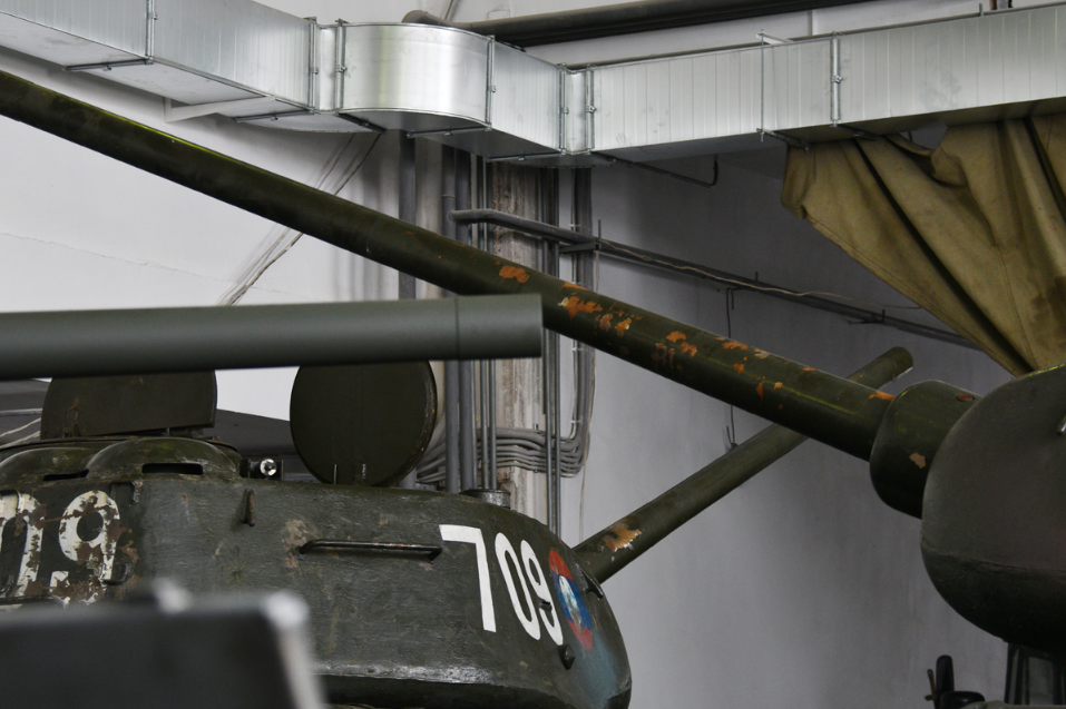 Trước đó toàn bộ số xe tăng T-34/85 được Quân đội Nhân dân Lào chuyển giao cho Quân đội Nga đều được biên chế cho Sư đoàn xe tăng cận vệ số 4 Kantemirovskaya (có nhiệm vụ bảo vệ thủ đô Moscow), và nằm trong trang bị của một tiểu đoàn xe tăng mới được thành lập của Kantemirovskaya. Nguồn ảnh: Bộ Quốc phòng Nga.