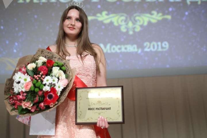 Danh hiệu cao nhất cuộc thi thuộc về nữ cảnh sát Vera Kornyak. Đích thân chỉ huy lực lượng cảnh sát chống bạo động Moscow trao vương miện cho cô.