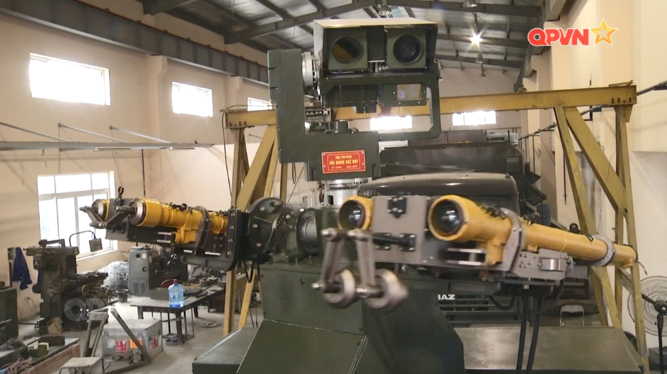 Theo đó A-72, hiện là dòng tên lửa phòng không tầm thấp được trang bị rộng rãi nhất trong biên chế quân đội ta so với các loại tên lửa phòng không cùng loại. Tuy nhiên, do được Liên Xô thiết kế từ những năm 1960 của thế kỷ trước, nên tên lửa A-72 còn nhiều hạn chế với yêu cầu chiến đấu trong chiến tranh hiện đại. Nguồn ảnh: QPVN.