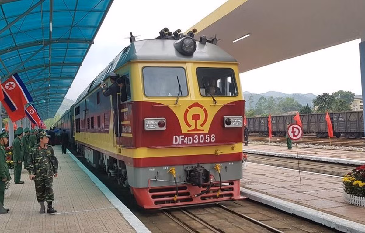 Tau boc thep cho Chu tich Trieu Tien ve thang Binh Nhuong