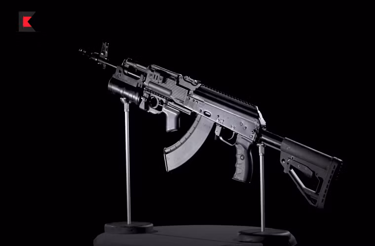 Về cơ bản AK-203 có thể được xem là lựa chọn không hề tồi của Quân đội Ấn Độ trong quá trình loại biên dần AK-47, trong khi vẫn có thể giữ lại hệ thống hậu cần phục vụ cho hai dòng súng này và tiếp tục sử dụng với AK-203. Còn đối với trường hợp của INSAS rất có thể mẫu súng này sẽ bị đưa xuống là vũ khí dự bị và bị loại biên trước AK-47. Nguồn ảnh: Kalashnikov.