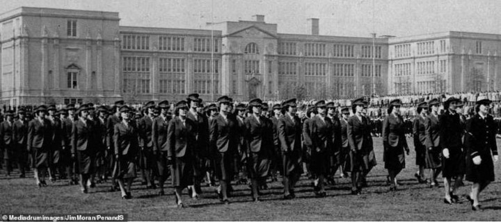 Thời Thế chiến thứ 2, có khoảng 20.000 phụ nữ được huy động vào lực lượng dự bị của Thủy quân lục chiến.