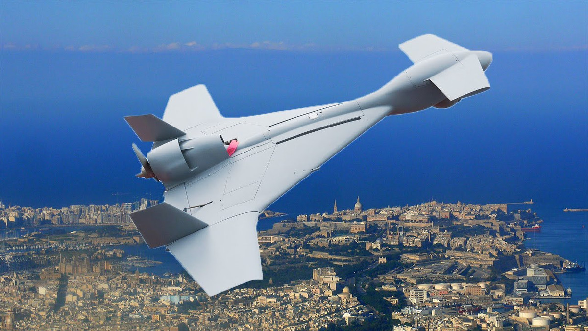 So với chiếc Harpy, cải tiến lớn nhất của Harop là ngoài cảm biến radar thụ động thì nó còn được trang bị camera trinh sát quang điện tử dưới mũi, tầm bay và thời gian hoạt động đều được nâng cao đáng kể.