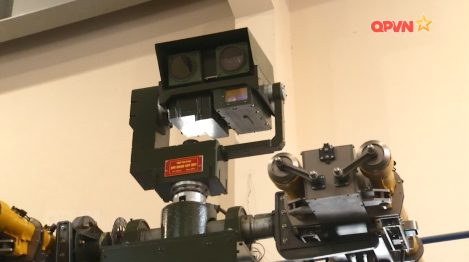 Bởi rất có thể trong thời gian tới tổ hợp phòng không này sẽ được tích hợp thêm cả các loại tên lửa đất đối không hiện đại như Igla-S (Việt Nam gọi là A87), hay mở rộng số lượng tên lửa mang theo trên mỗi tổ hợp từ bốn như hiện tại lên 8 tên lửa. Nguồn ảnh: QPVN.