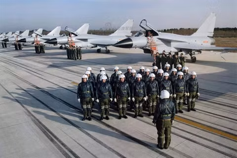 J-10 don sinh nhat thu 21 bang chien dau co thu 500-Hinh-2