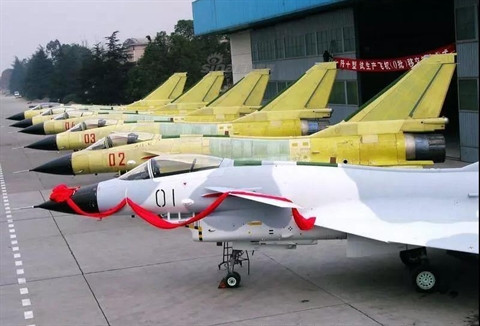 J-10 don sinh nhat thu 21 bang chien dau co thu 500