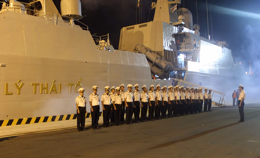 Chuyến đi lần này của tàu 012 thể hiện thiện chí tăng cường quan hệ, hợp tác với Quân đội và Hải quân Malaysia, Myanmar ủng hộ các sự kiện do Hải quân hai nước này tổ chức đồng thời củng cố và tăng cường hơn nữa mối quan hệ hợp tác hữu nghị với Hải quân các nước ASEAN và Hải quân các nước trong khu vực. Nguồn ảnh: Hải quân Việt Nam.