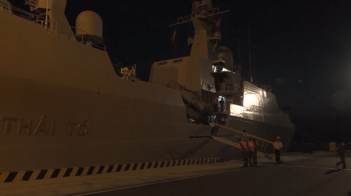 Hình ảnh tàu 012 Lý Thái Tổ trước giờ xuất phát đến Malaysia hôm 20/3. Nguồn ảnh: Hải quân Việt Nam.