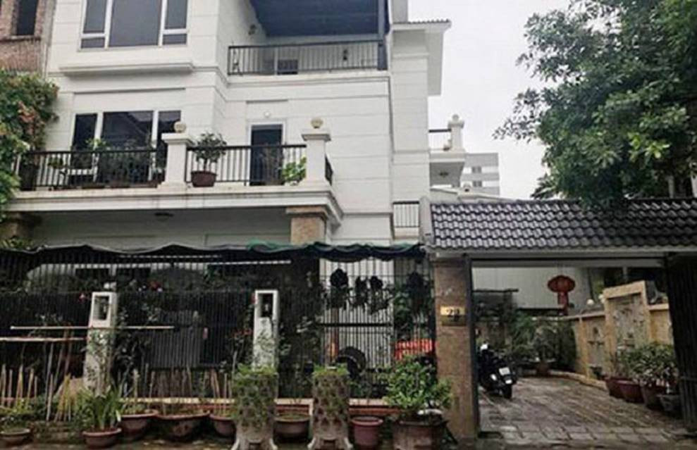 Bo mat that cua dai gia chuyen chay sieu xe va cap ke nguoi dep o Ha Noi