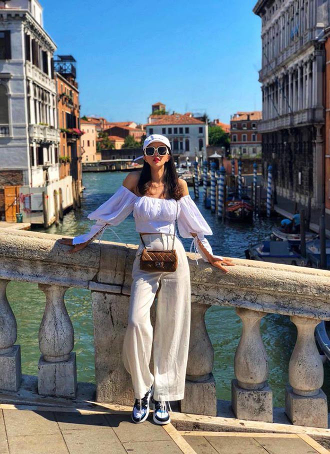 Su that xot xa phia sau hanh trinh chuyen gioi cua HH Huong Giang-Hinh-3