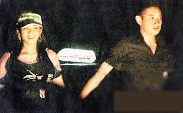 Nguoi dan ong du phan boi van tat Trieu Vy, 10 nam chi nho nguoi da khuat gio ra sao?-Hinh-5