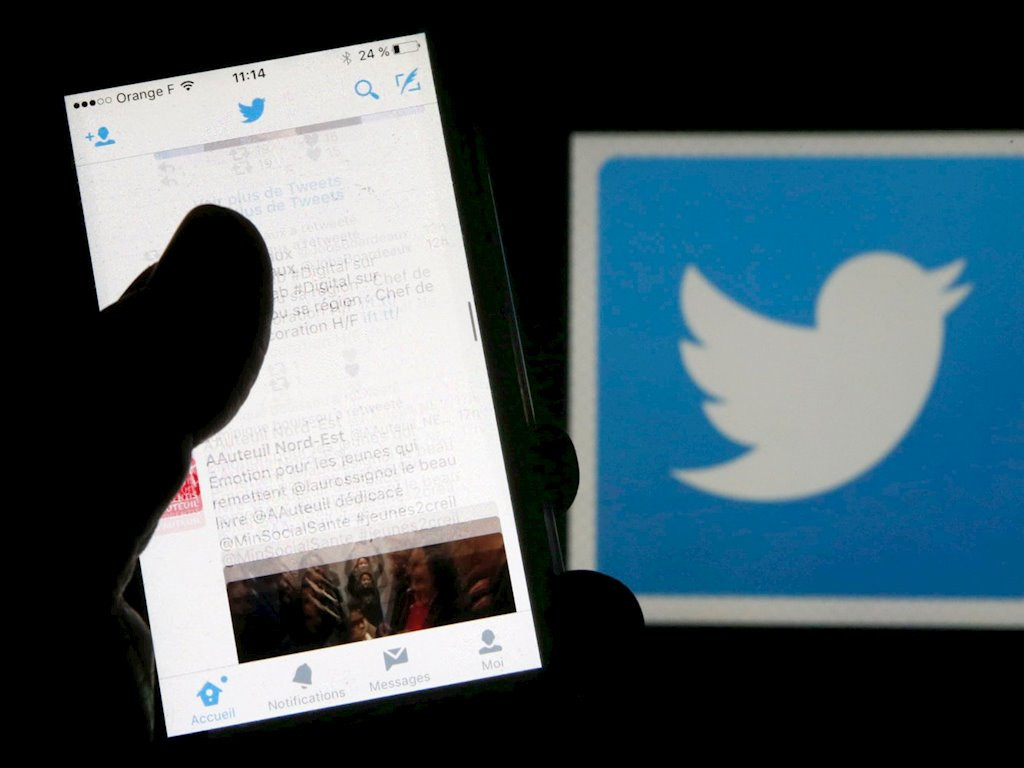 Tro choi kham khien vo so nguoi dung Twitter bi khoa tai khoan